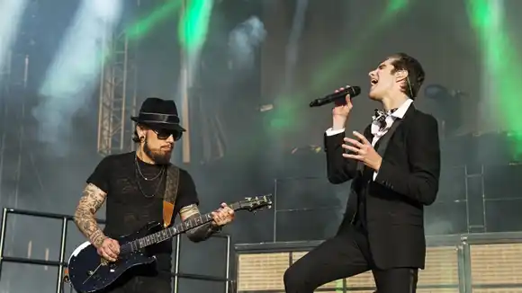 Los miembros de Jane's Addiction se demandan tras una pelea en el escenario