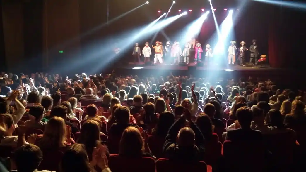 Lavate y Vamo presenta su "Pueblo Chico" en Villa Victoria