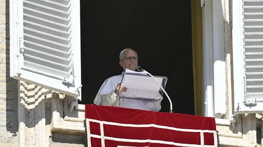 El Sumo Pontífice anunció su estado de salud en el habitual Angelus