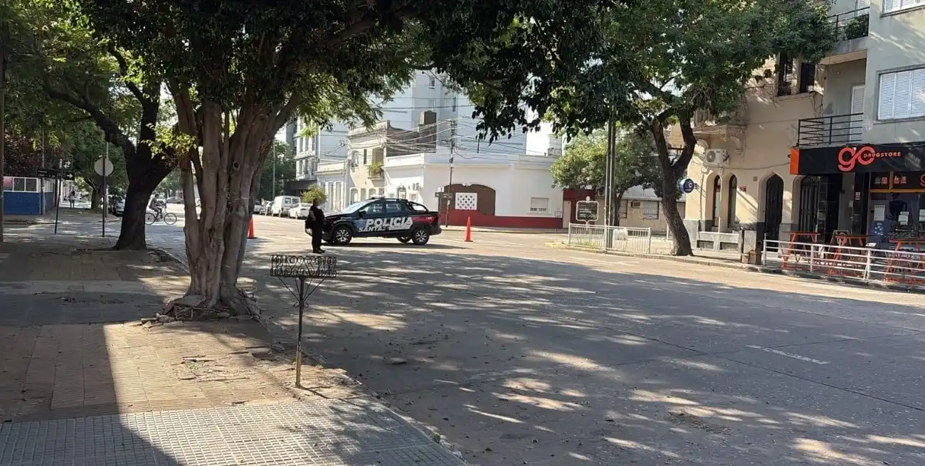 El tránsito estuvo cortado por algunos minutos en el lugar del hecho.