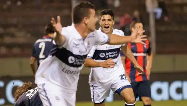 El Lobo aulló último y eliminó a San Lorenzo