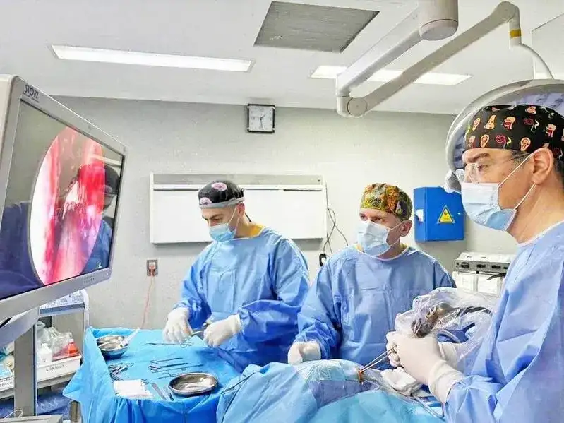 El Hospital de Alta Complejidad realizó
seis cirugías de hipófisis sin abrir el cráneo