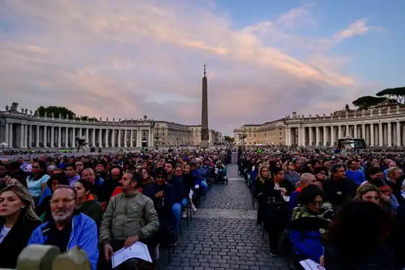 Vaticano prepara funeral del Papa Francisco: Ceremonia solemne en la plaza de San Pedro el 26Abr