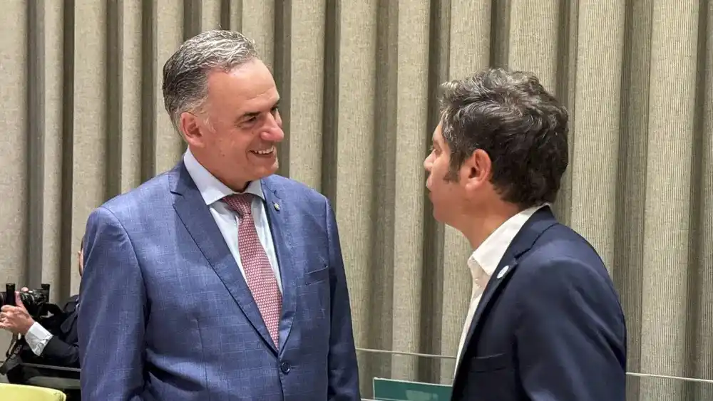 Kicillof con Yamandú Orsi.
