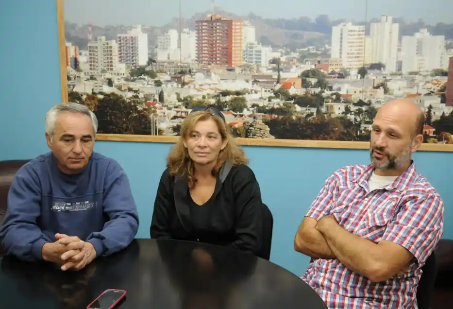 Vecinos de La Elena celebraron el compromiso  del Intendente