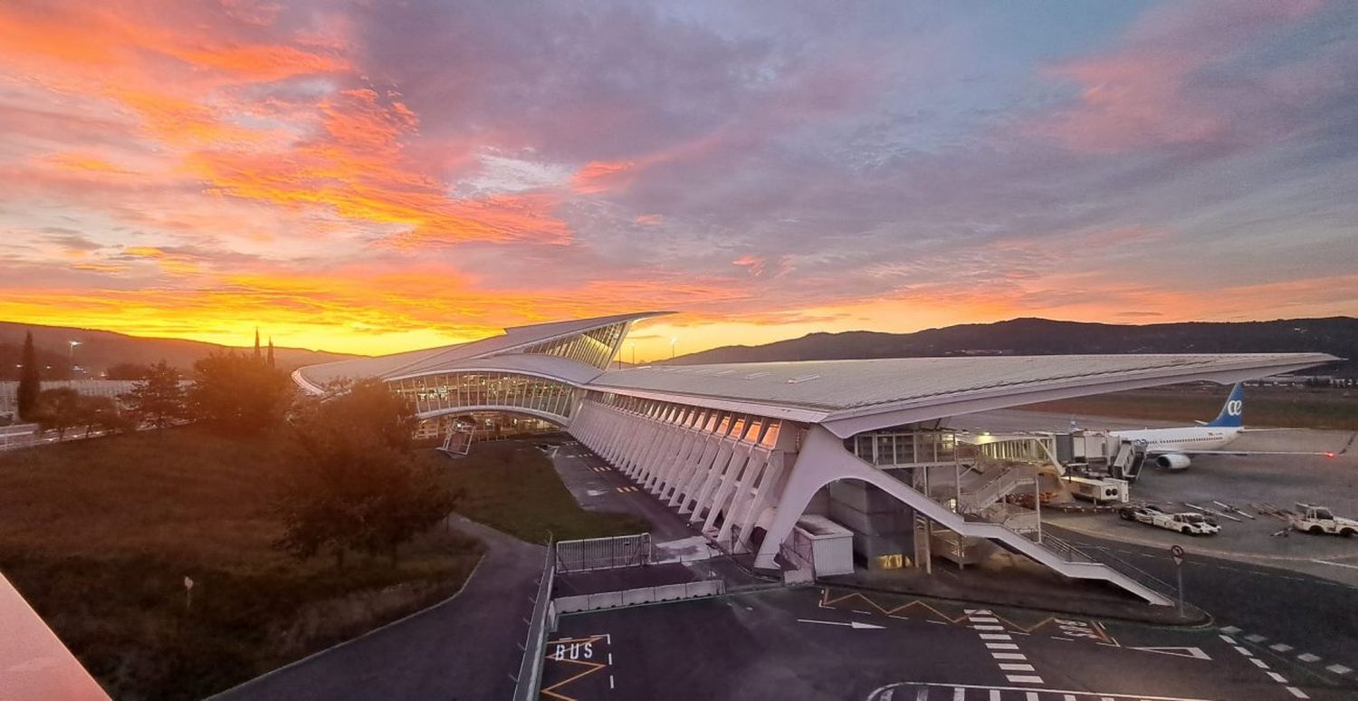 Más de 2.300 viviendas ya fueron intervenidas en el Plan Acústico del Aeropuerto de Bilbao