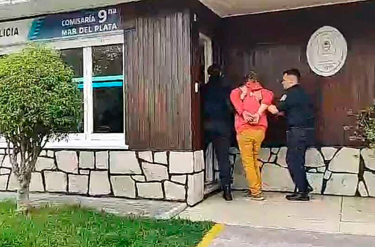 Provocó disturbios en casa de su madre en barrio San Carlos