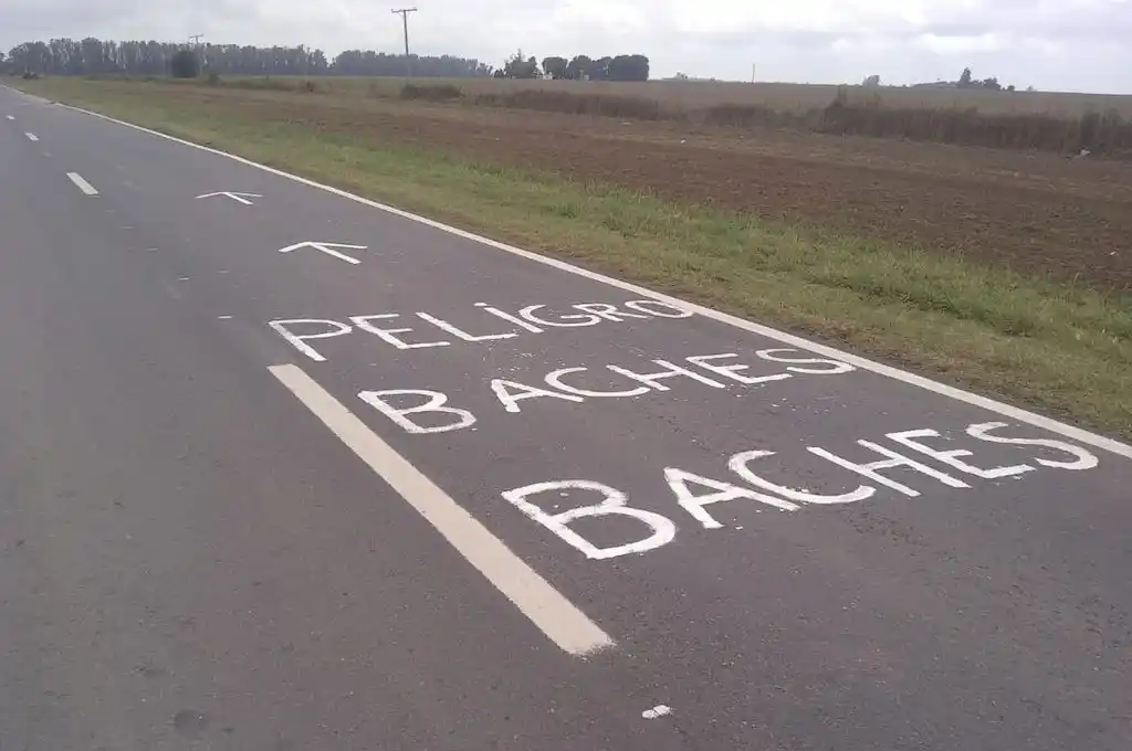 Villa Eloísa: vecinos pintaron la ruta para alertar sobre los baches