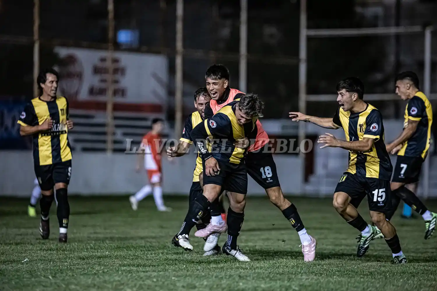 El Nacional Huracàn copa - 10