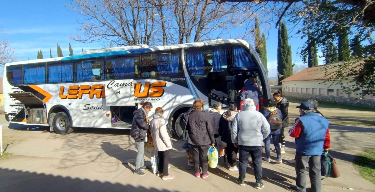 Más de 150 adultos mayores de San Francisco viajaron a Santa María de Punilla