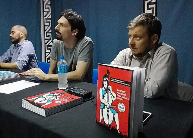 Charla de Gustavo Rohdenburg en la Escuela Provincial de Arte