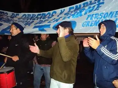 Trabajadores de un frigorífico protestaron frente a la casa de Feito en Trenque Lauquen