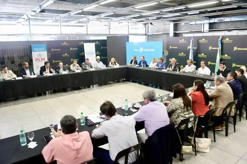 Córdoba participó en una nueva asamblea de COFETRA