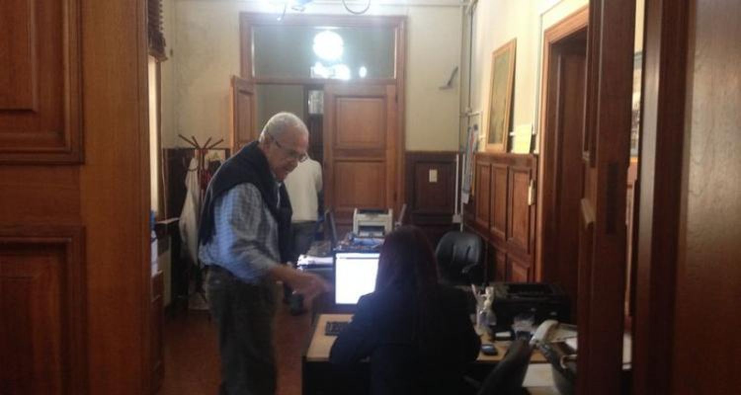 Después de la multa, Jorge Gil recorre la municipalidad