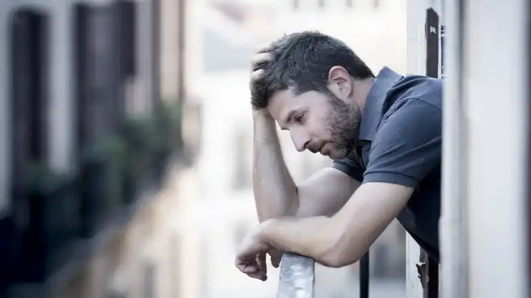 Los 9 momentos cruciales que atraviesa un hombre soltero