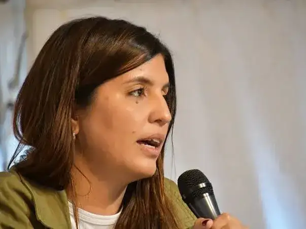 "Nos quieren vender que cedieron. Es una trampa", afirmó la funcionaria al referirse a la versión más reciente del proyecto.