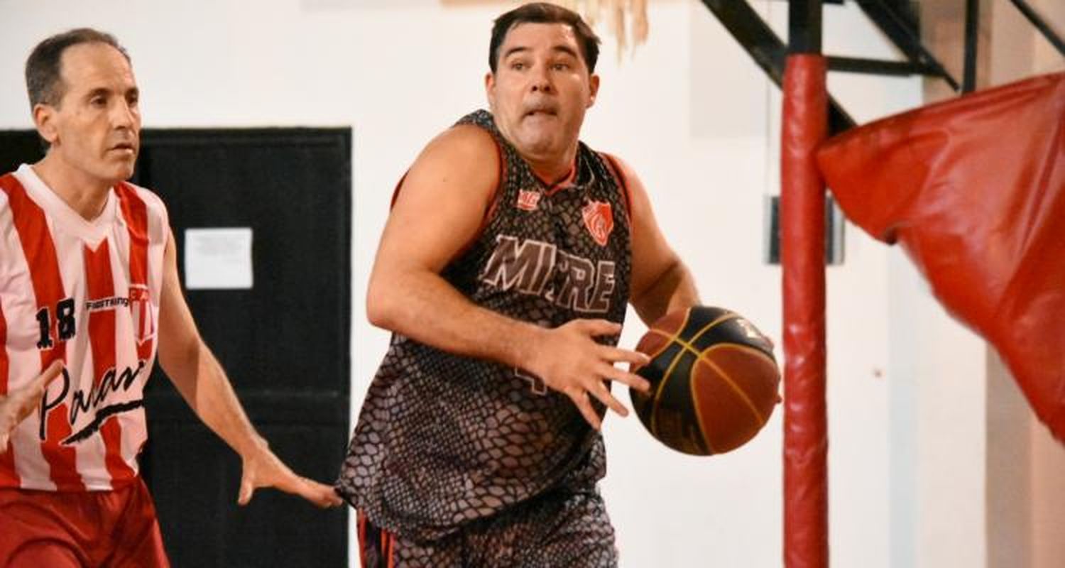 Mitre no tuvo piedad de Paraná de Zárate y se metió en el Final Four +45