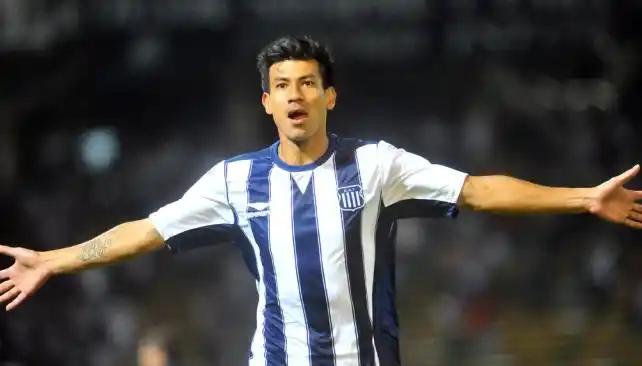 Juventud cerró dos delanteros: Velázquez y Blanco ya son parte del plantel 