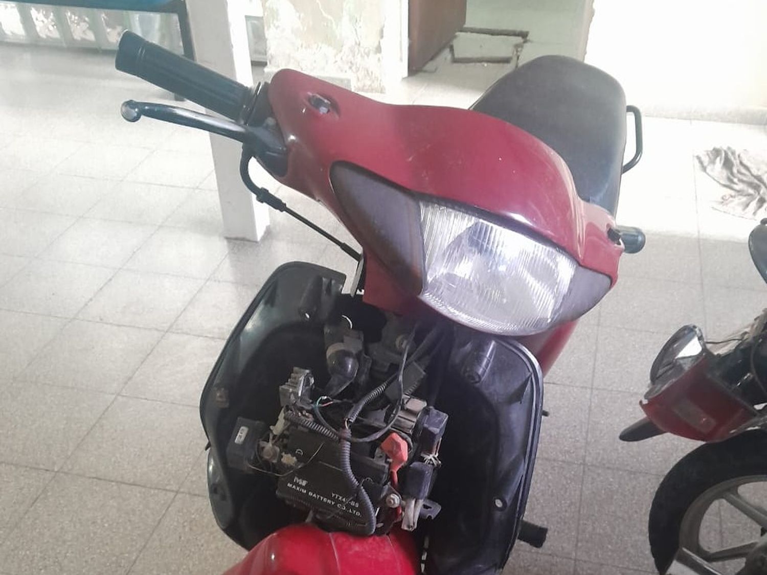 La motocicleta recuperada fue restituida a su dueño.