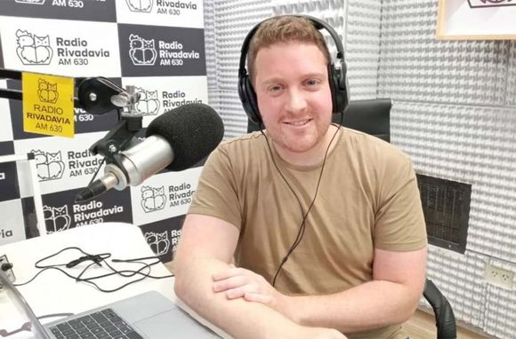 Jonatan Viale volvió a la radio y reveló las «señales» que recibió de Mauro