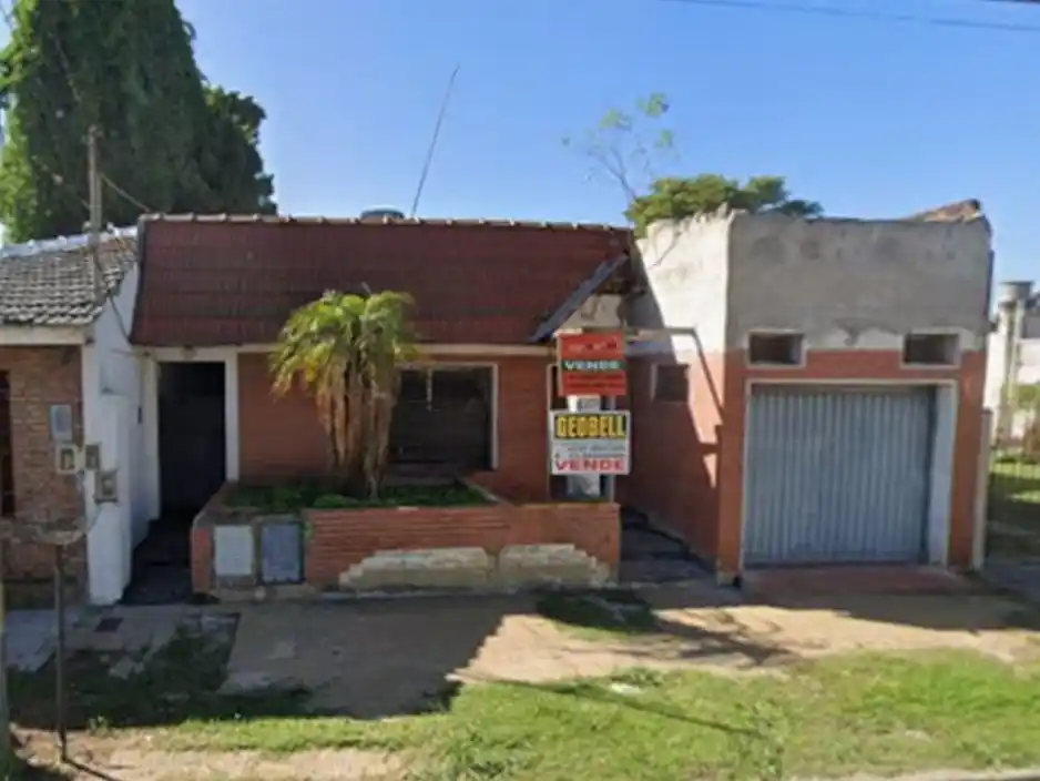 El hecho ocurrió en una casa ubicada en la calle Balcarce al 531, entre Hipólito Yrigoyen y Mariano Moreno. (Foto: gentileza Semanario Actualidad).