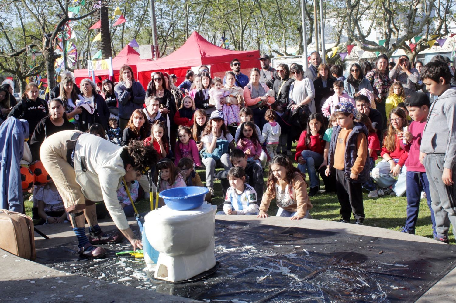 Plaza colmada y "El plan" metió los primeros acordes