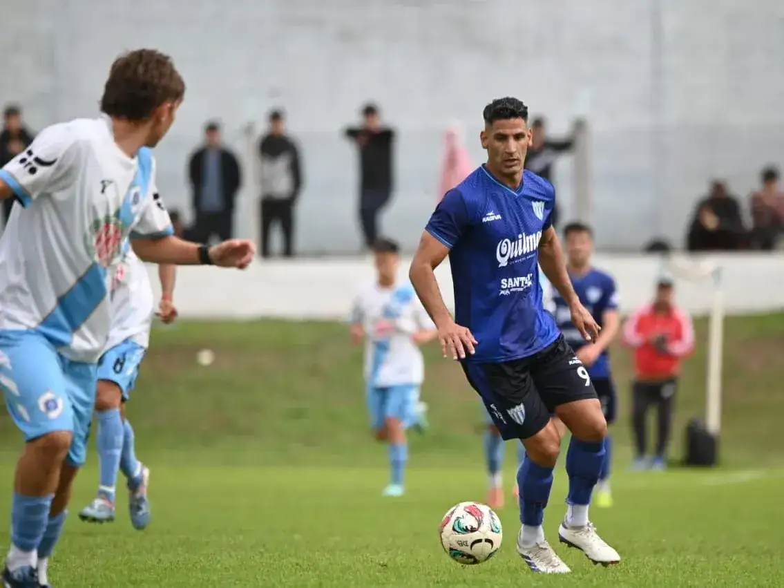 Juventud ganó en Paraná, sacó una buena ventaja y encaminó su clasificación a los cuartos de final del Regional Amateur