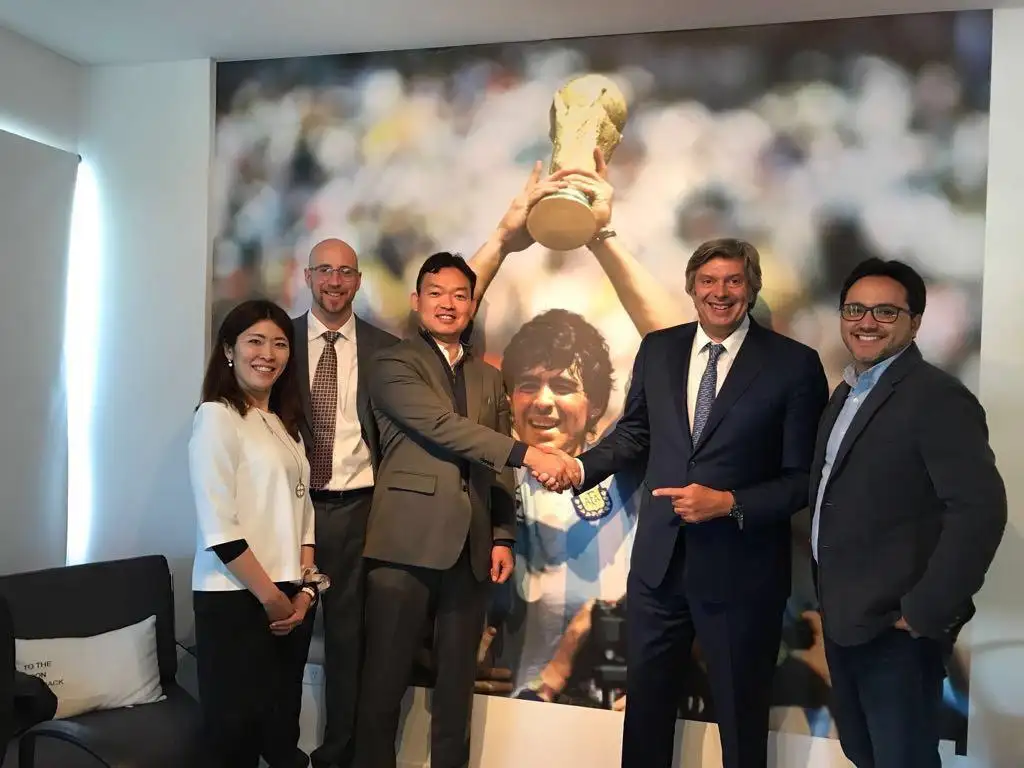 Diego Maradona le donará a  Tandil una cancha de fútbol 