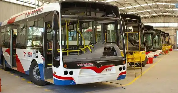 Cierra fábrica de carrocerías de colectivos en Loma Hermosa y 600 trabajadores se quedan en la calle