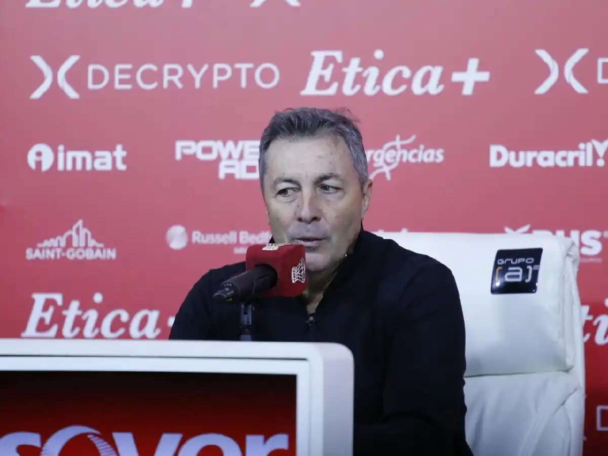 Kudelka le puso fin a su ciclo en Huracán