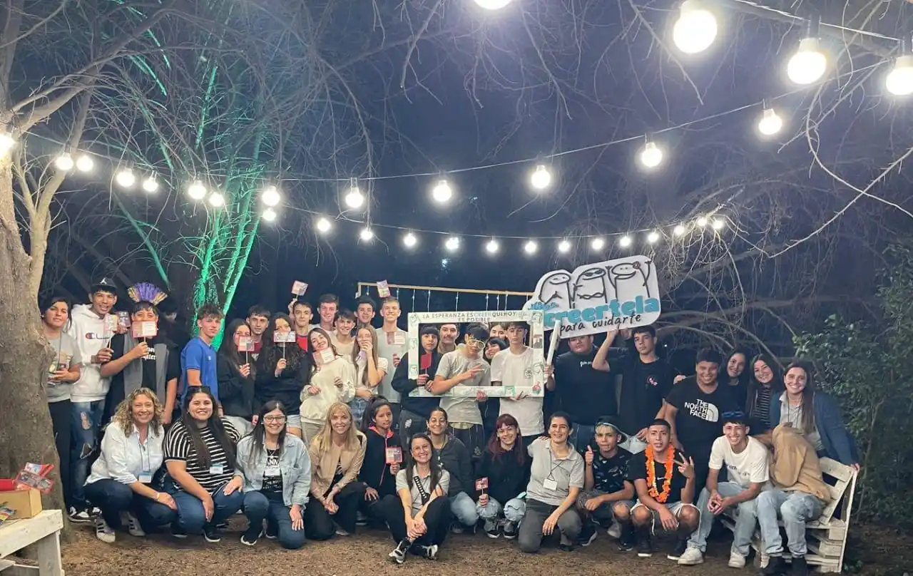 Los estudiantes compartieron juegos, una barra de tragos sin alcohol, hamburgueseada y DJ en vivo.