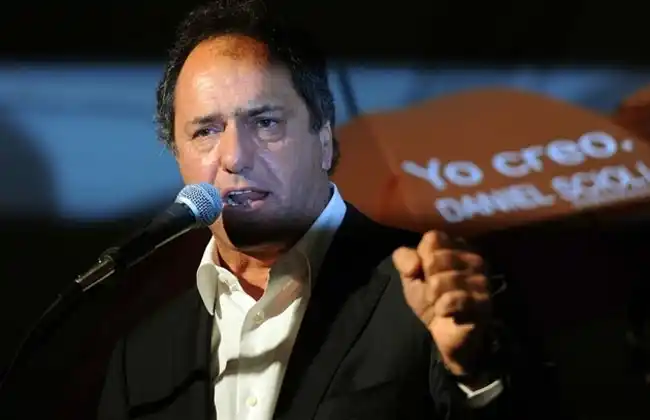 Scioli firma "acta de compromiso por la autonomía" porteña junto al kirchnerismo