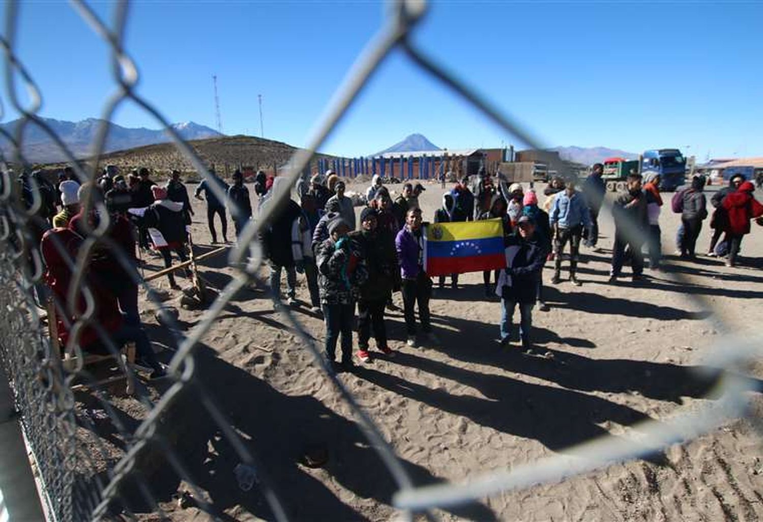 LA ÚLTIMA DEL TREN DE ARAGUA: secuestra venezolanas en Bolivia y obliga a sus esposos a llevar droga a Chile