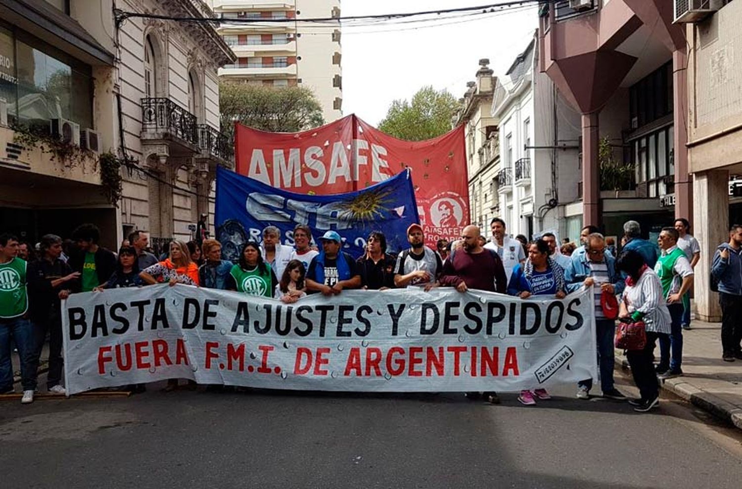 Arrancan las 36 horas de paro: caos en el centro por marchas y clases desafectadas