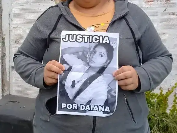 La policía incumplió sus obligaciones al no advertir -y por ende no impedir- que la joven “se diera muerte”.