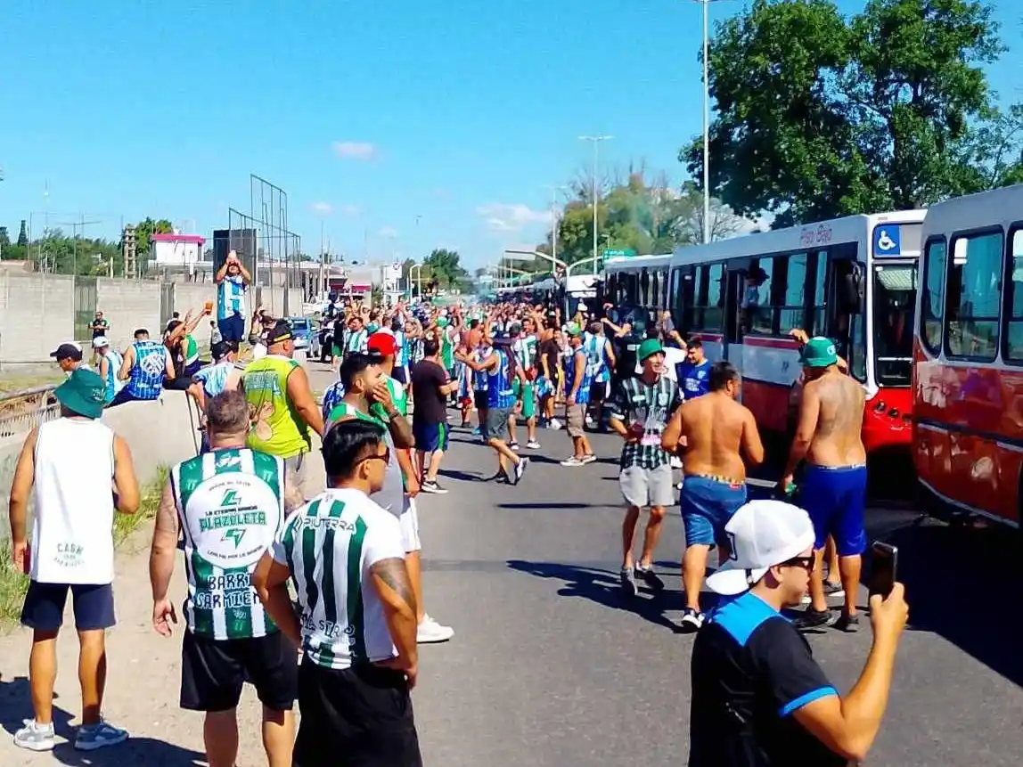 Copa Argentina: el color bonaerense copó las tribunas con los hinchas de San Miguel, Claypole y Ciudad de Bolívar