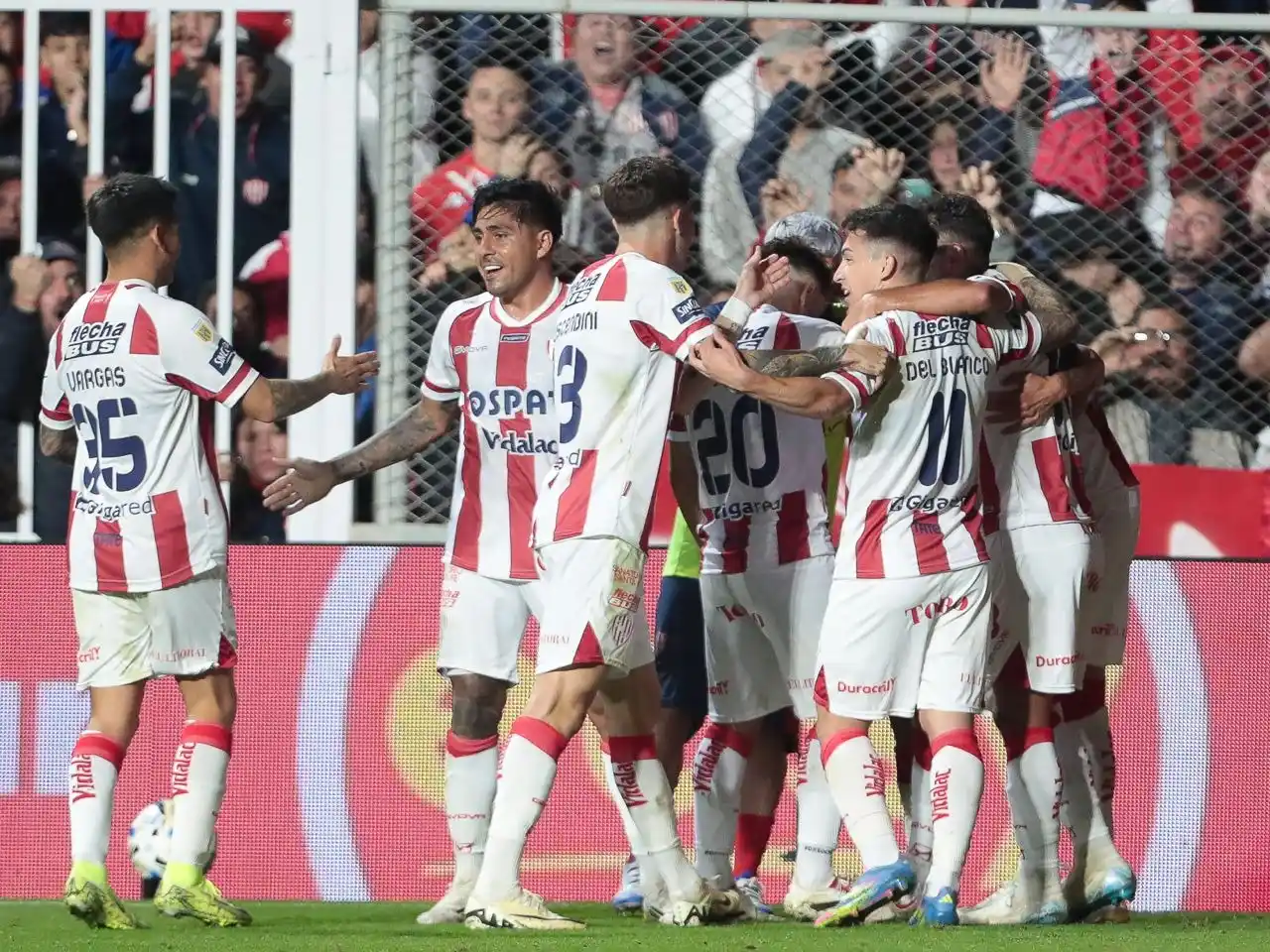 Unión se hizo fuerte de local frente a Estudiantes