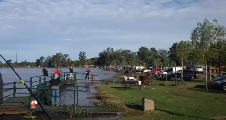 Sampedrinos se presentaron en la fecha del certamen de Pescadores de Baradero