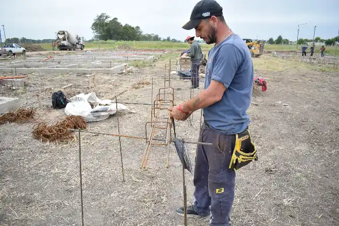 El proyecto prevé la edificación de 38 viviendas en el barrio San Luis y 58 en el 30 de Mayo
