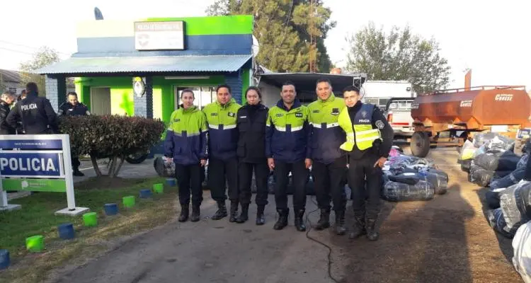 Ruta 9: Cómo fue el megaoperativo de la Policía Vial en el que se secuestraron casi 200 bultos de ropa trucha