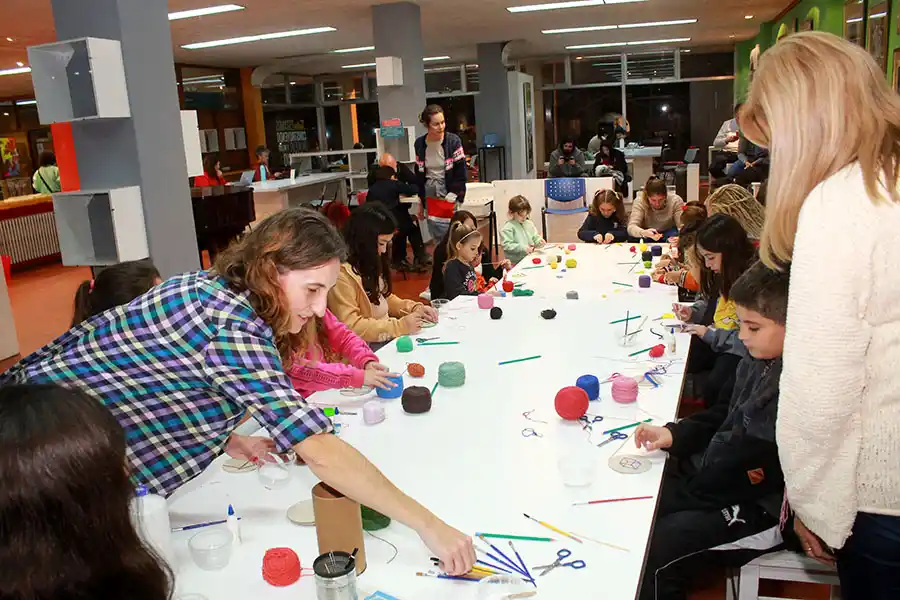 Divertida propuesta en la biblioteca
