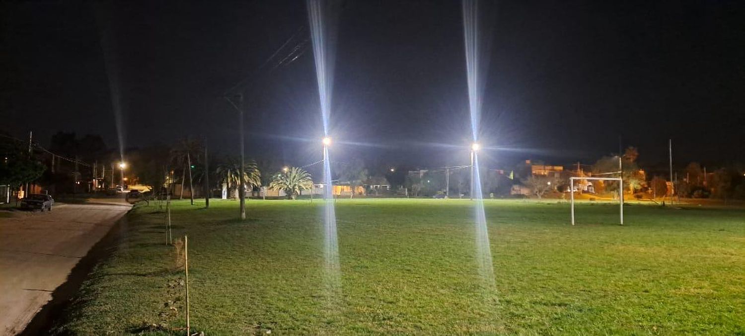 La plaza recibió una mejora en su sistema de iluminación