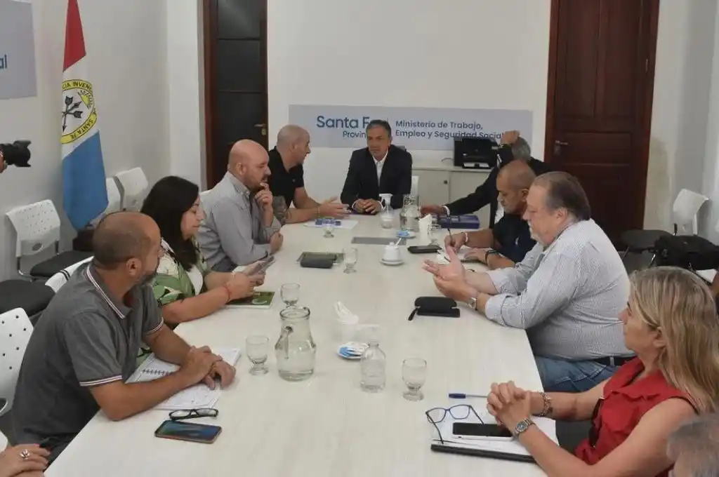 El gobierno santafesino convocó a los gremios estatales a paritarias