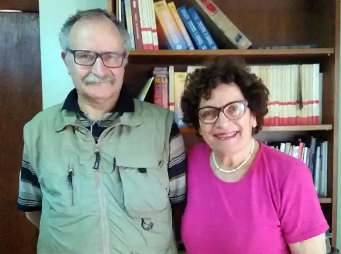 La visita de un médico italiano y una familia de carpinteros