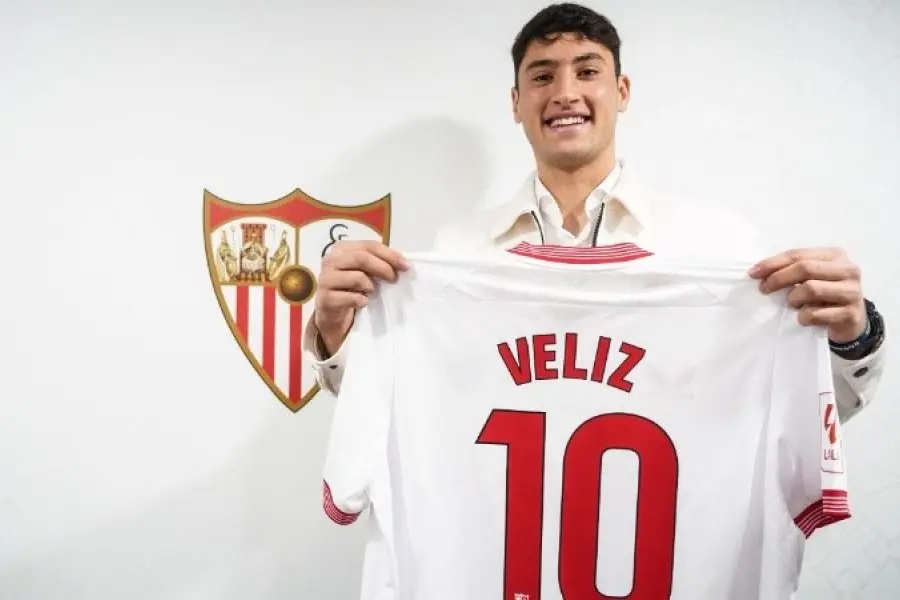 Alejo Véliz fue presentado en el Sevilla de España: "Llevar el 10 es muy lindo e intentaré dejar lo mejor de mí"