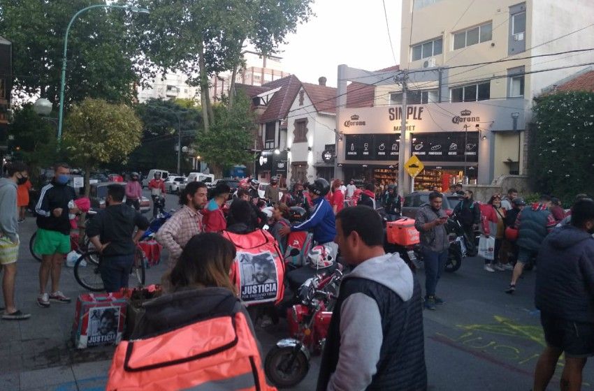 Repartidores pidieron justicia por el joven que perdió la vida en un accidente