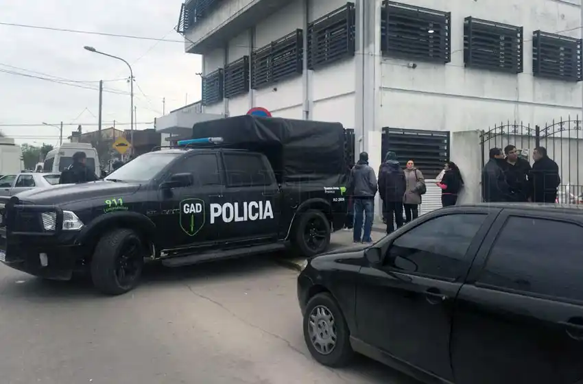 Denuncian "gente armada" y golpes en las elecciones de fileteros