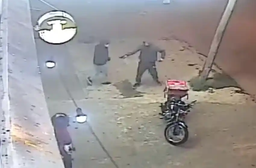 Balacera en zona oeste: dispararon contra una fábrica de hielo y dejaron una nota amenazante