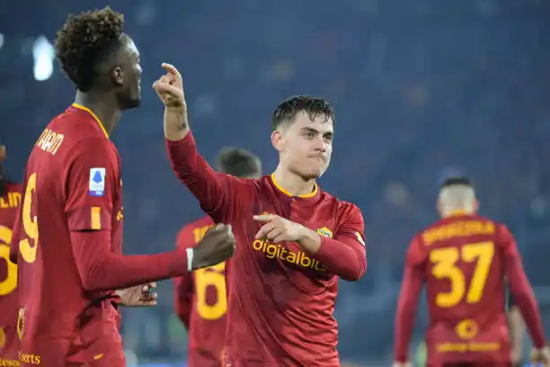Un doblete de Dybala para la victoria de Roma