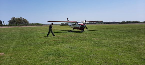 Narcoavión: a la espera de una decisión judicial para que pase a una escuela aeronáutica, sigue en el Aeroclub